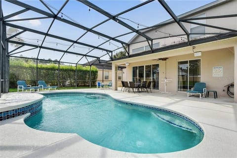 You will find lots of privacy in the backyard.
You will also find two dining areas outside so you to can dine al-fresco and soak up every last drop of the warm atmosphere