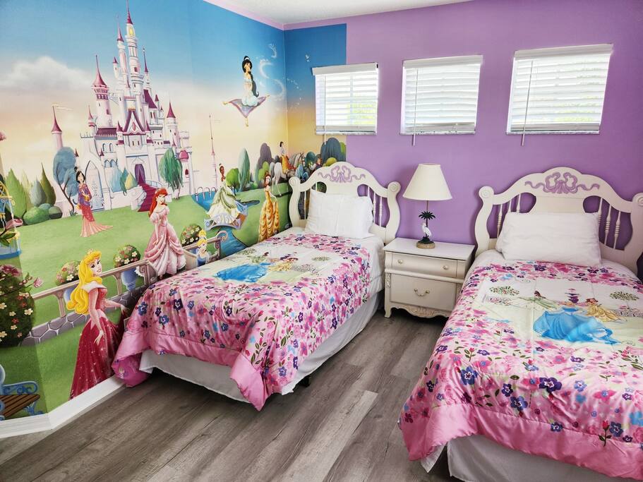 Princess themed room with 2 twin beds Princess themed room with 2 twin beds - PREMIUM 5 Bed, 4 Bath Villa w/Pool, Near Disney - Davenport