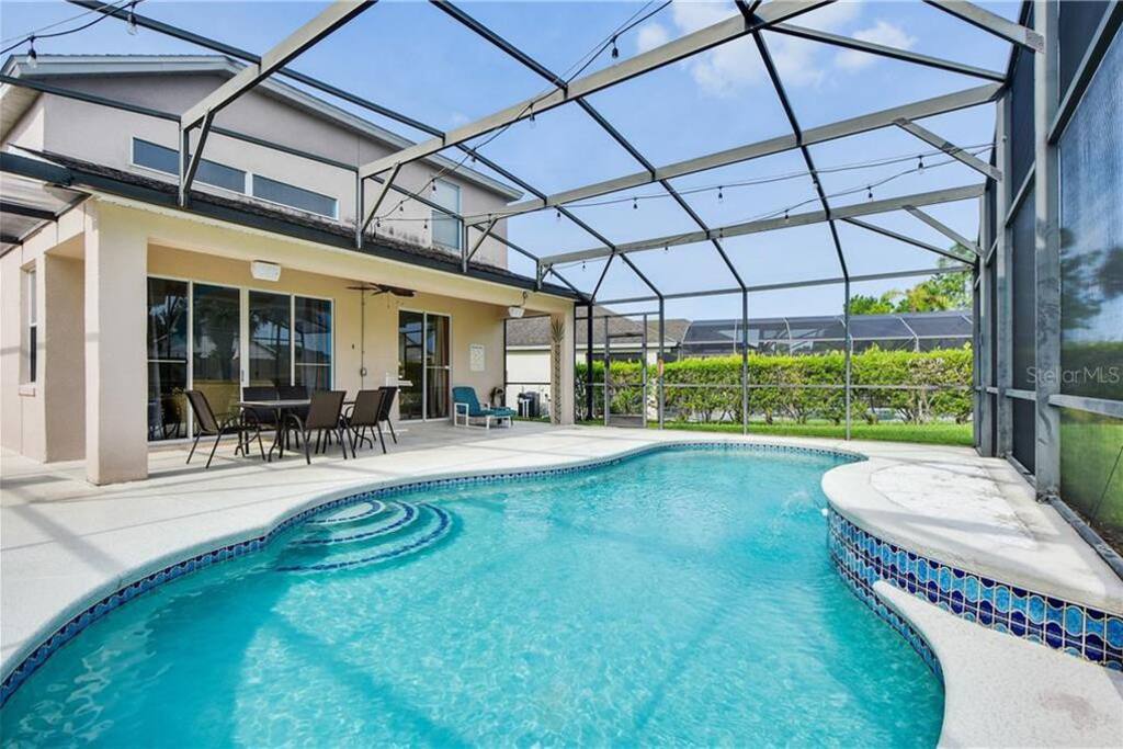 PREMIUM 5 Bed, 4 Bath Villa w/Pool, Near Disney  - Davenport