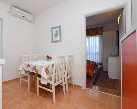Apartments Jole - Unit 373438-13