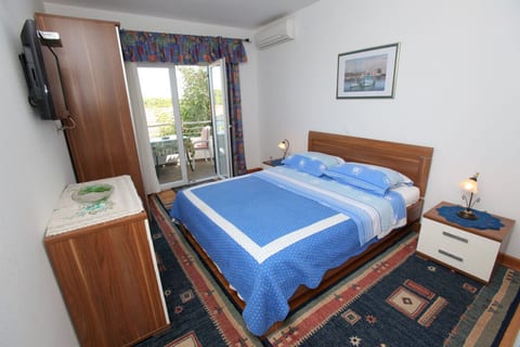 Apartments Jole - Unit 373441-13