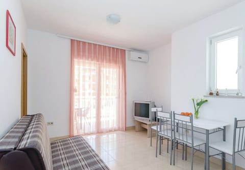 Apartments Ljuba - Unit 373488-13