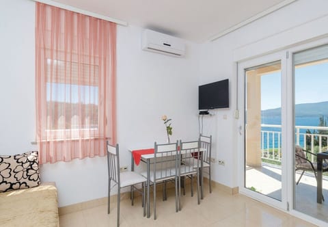 Apartments Ljuba - Unit 373489-13