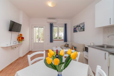 Apartments JoviZe - Unit 373728-13