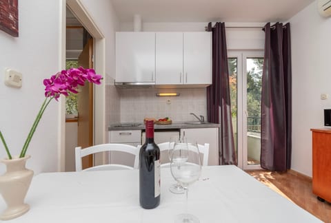 Apartments JoviZe - Unit 373729-13
