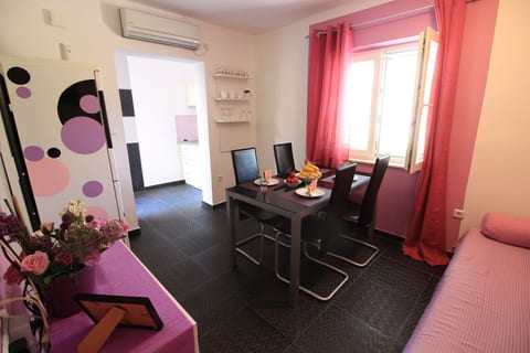 Apartments Jadra - Unit 372810-13