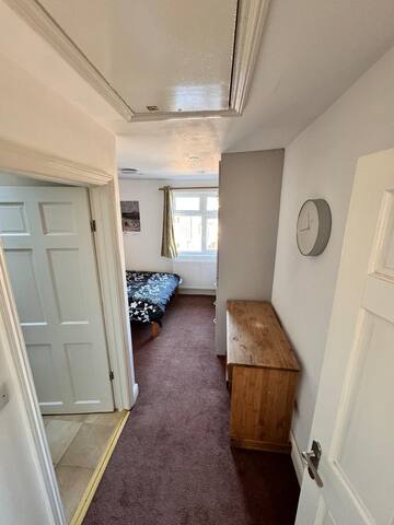 4/5+ Bedroom Home, 3 Baths, Garden, Great Location