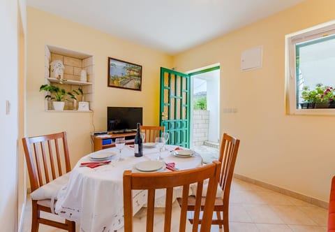 House Dinko - Unit 372855-13