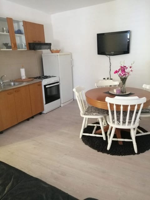 Apartment Anka - Unit 373717-13
