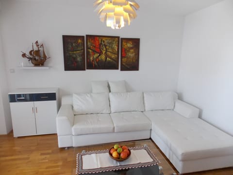Apartment Markle - Unit 374730-13