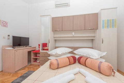 Apartments and Room Goran - Unit 373637-13