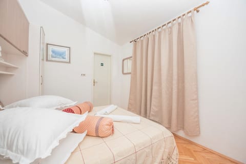 Apartments and Room Goran - Unit 373637-13