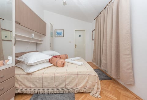 Apartments and Room Goran - Unit 373637-13
