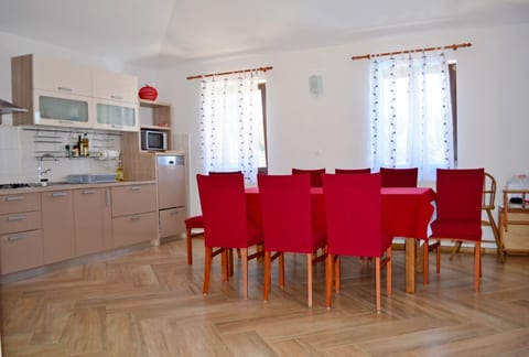 House Mary - Unit 373653-13
