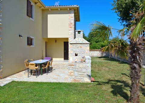 House Mary - Unit 373653-13