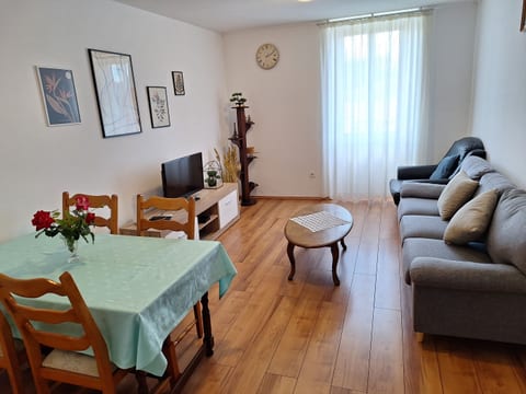 Apartment Roland - Unit 373654-13