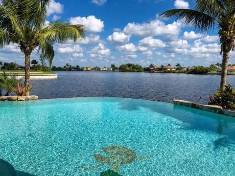 Serenity’s Edge saltwater infinity edge private pool