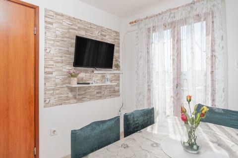 Apartments Darko - Unit 373733-13