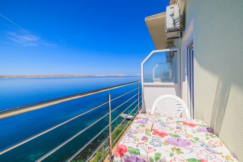 Apartment Toma - Unit 373776-13