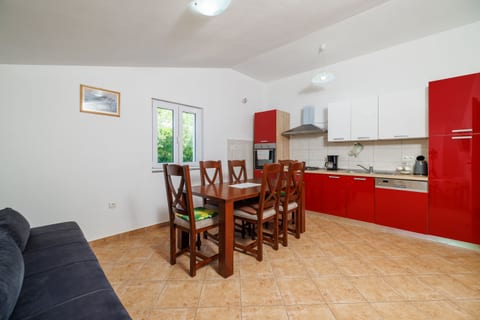 Apartment Toma - Unit 373775-13