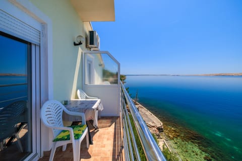 Apartment Toma - Unit 374393-13