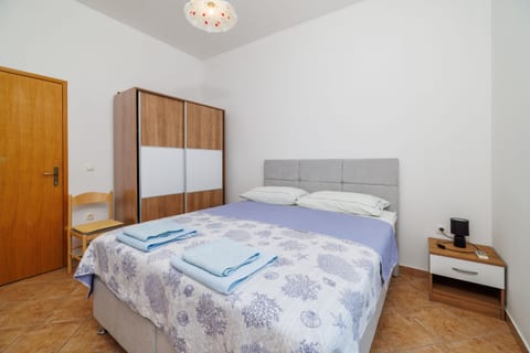 Apartment Toma - Unit 374393-13