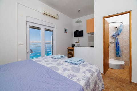 Apartment Toma - Unit 374393-13