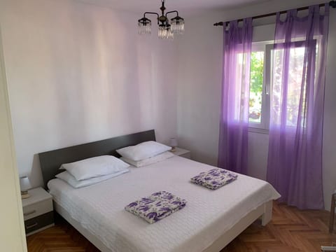 Apartments Josip - Unit 373793-13