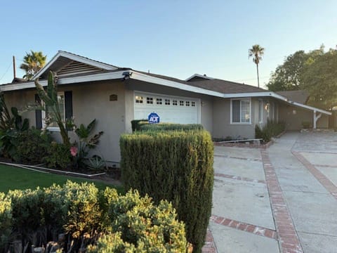 4 BR Charming Retreat Near Burbank Airport