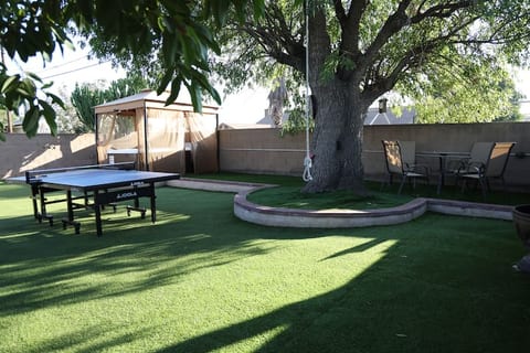4 BR Charming Retreat Near Burbank Airport