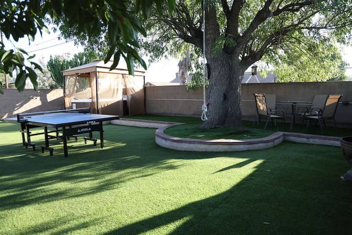 4 BR Charming Retreat Near Burbank Airport - Los Angeles