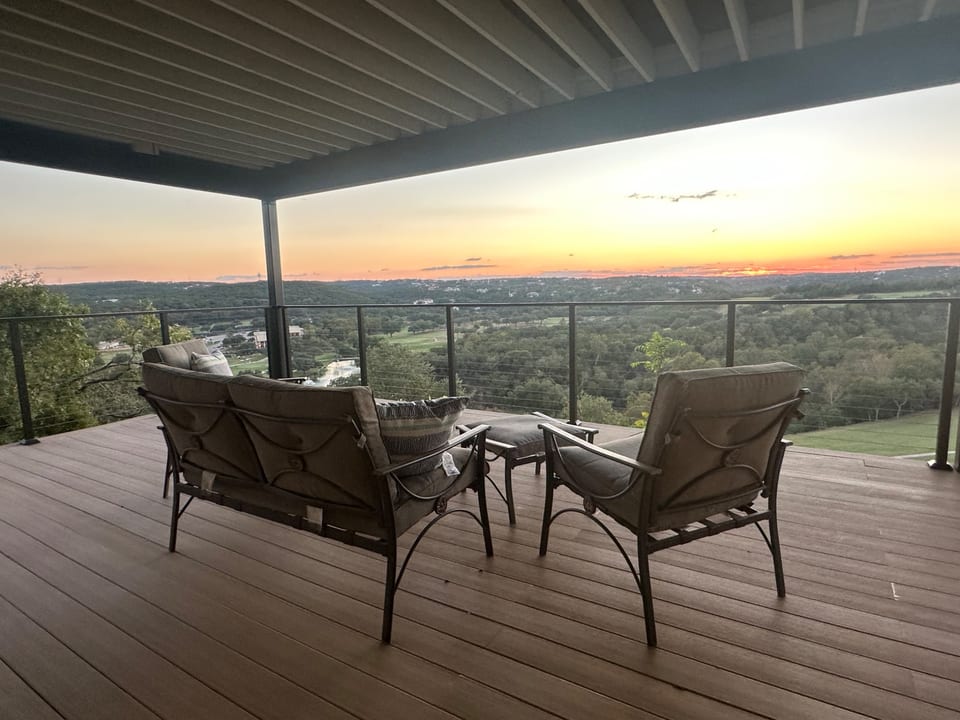 Sunset Hideaway - Austin