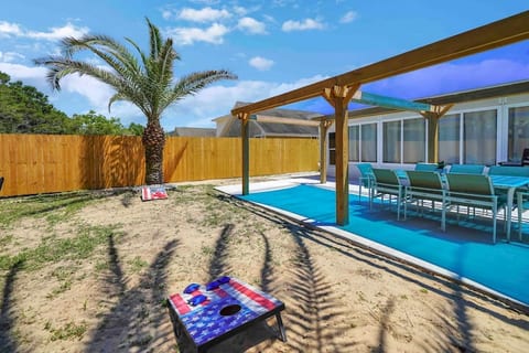 6min to the Beach, Dogs Fenced Yard, Paddle Board