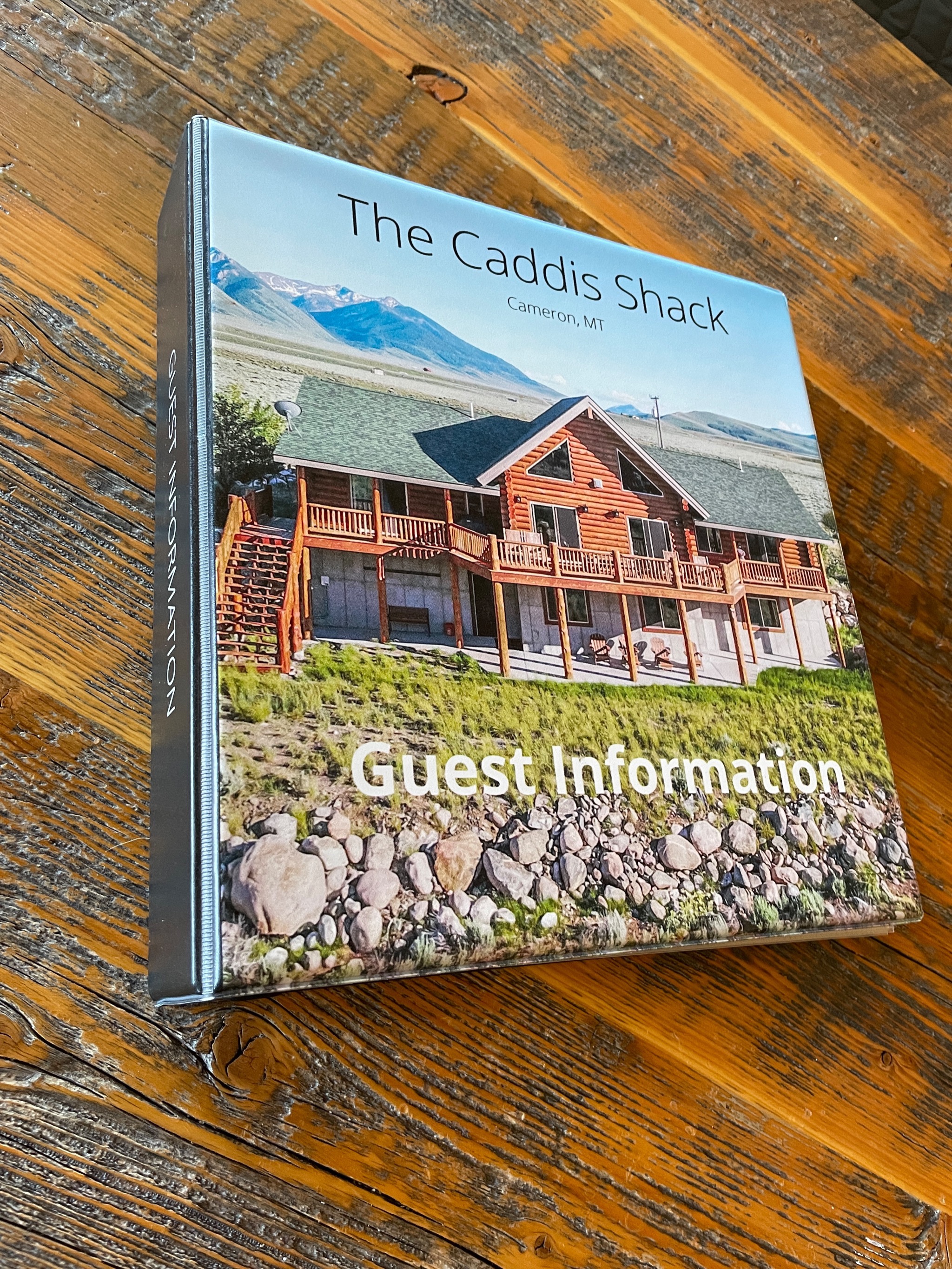 Coffe table guest book with information on the house, local menus, things to do, good stuff