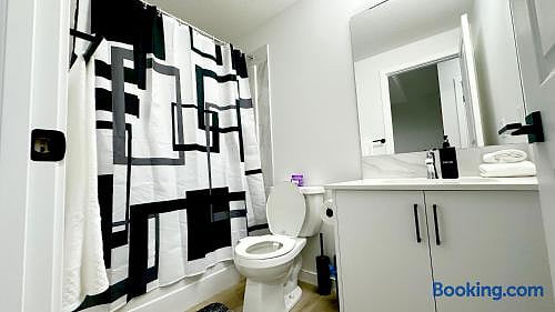 New Luxury 2-Bedroom Suite