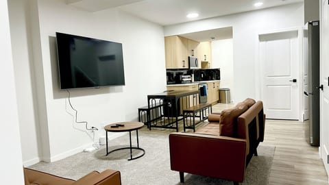New Luxury 2-Bedroom Suite