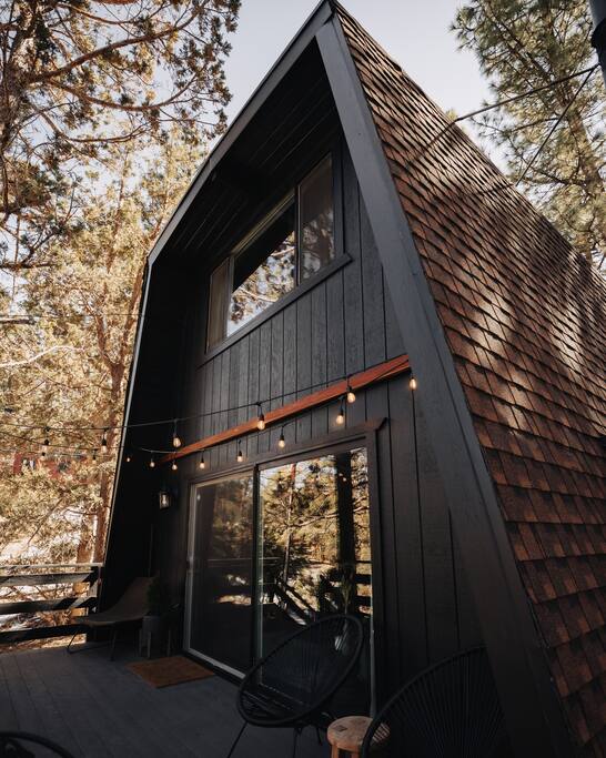 Classic Big Bear cabin with a touch of mood 