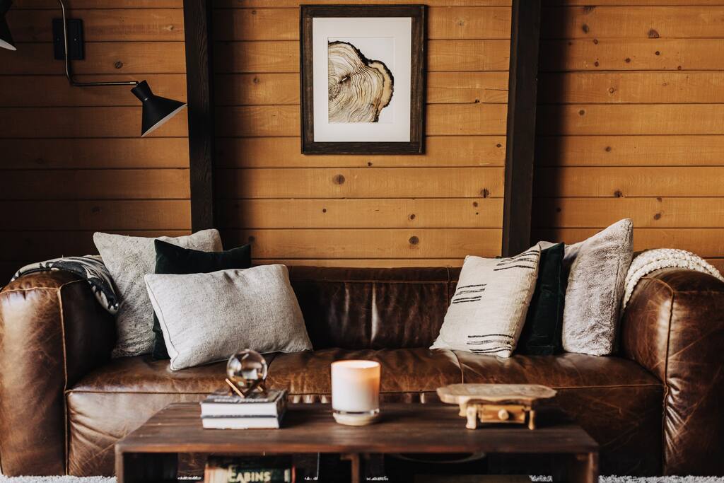 Warm colors throughout