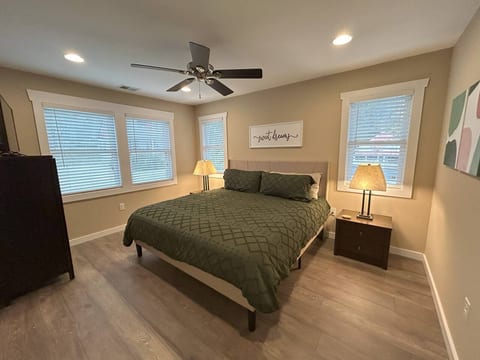 Downtown Gem | Walk Everywhere | Hot Tub | Bunks