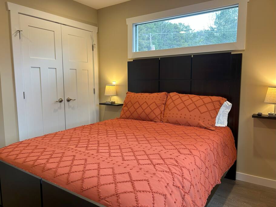 Downtown Gem • Walk Everywhere • Hot Tub •Bunkroom
