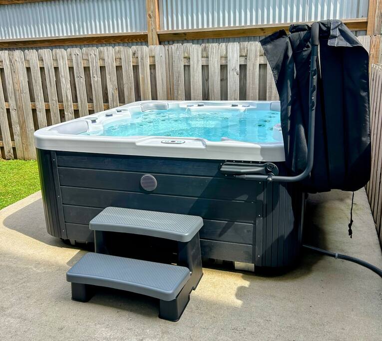 Downtown Gem • Walk Everywhere • Hot Tub •Bunkroom
