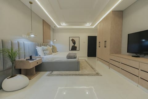 Escape to a world of modern elegance and stylish exclusivity with this luxurious bedroom.