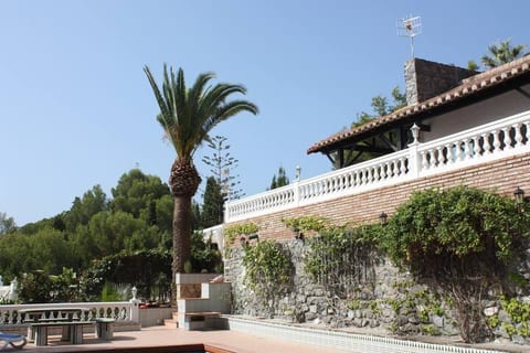 The house seen from the pool area