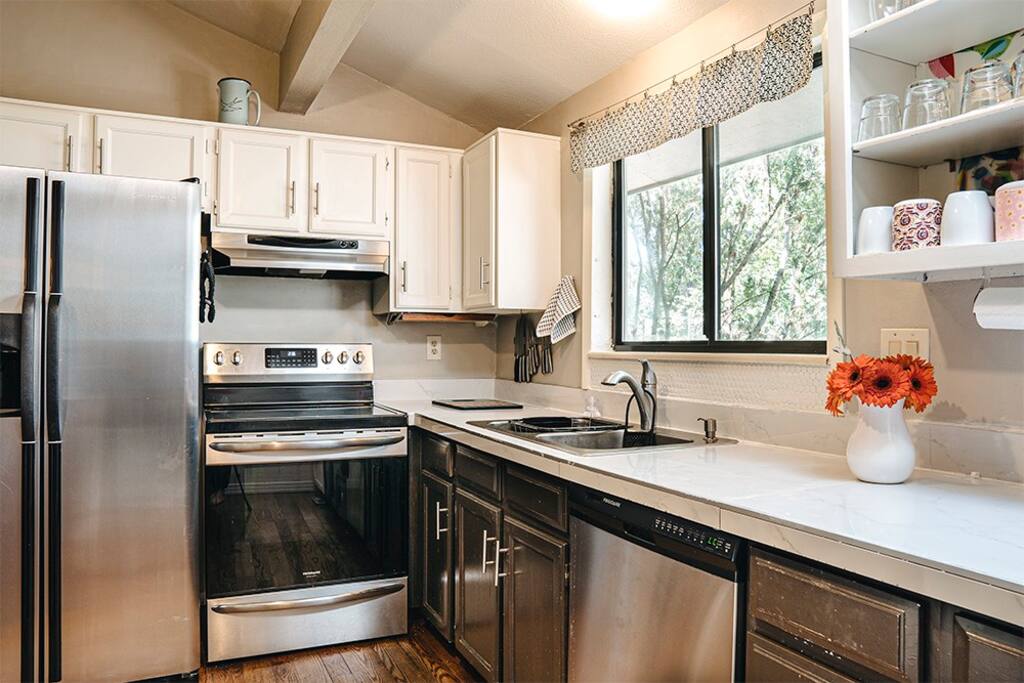 5.-kathy's-small-bedroom/