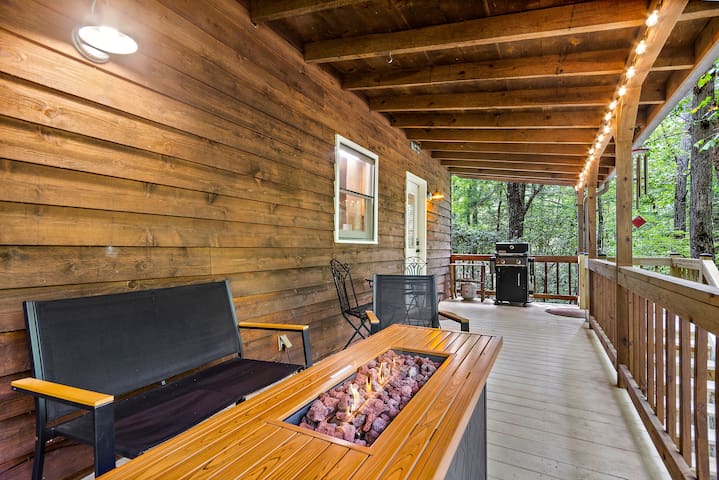 Cozy cabin, Fire Pit, BBQ Grill, Close to Helen - Sautee Nacoochee