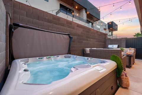 FREE Water Park Access ($300 Value) | Sleeps 14