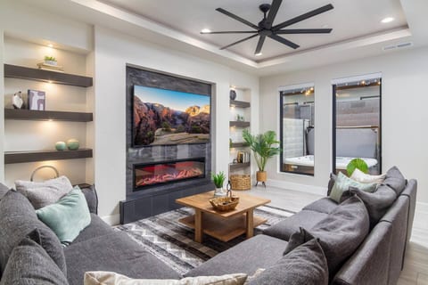 FREE Water Park Access ($300 Value) | Sleeps 14
