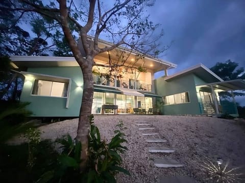 Casa Nube - Lux tropical villa, 3mins to beaches