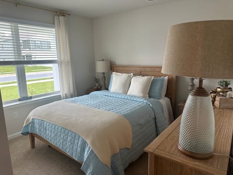 Queen bedroom with 32" smart tv