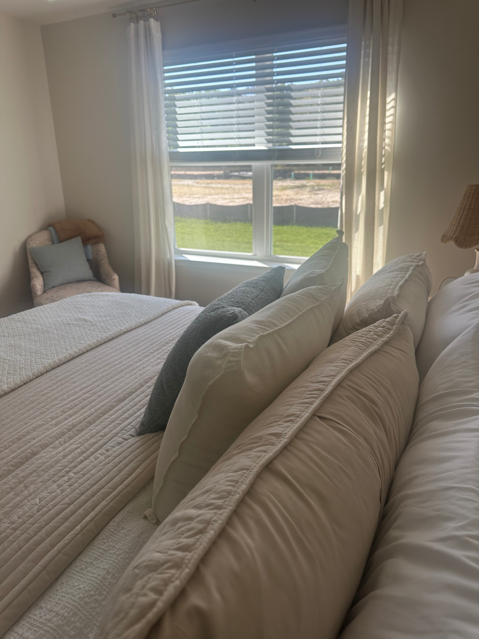 Luxury King bed with power adjustable base Luxury King bed with power adjustable base - Our Shorebird Way - Millsboro